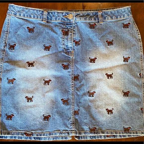 Lilly Pulitzer Dresses & Skirts - Lilly Pulitzer denim skirt with chocolate labs